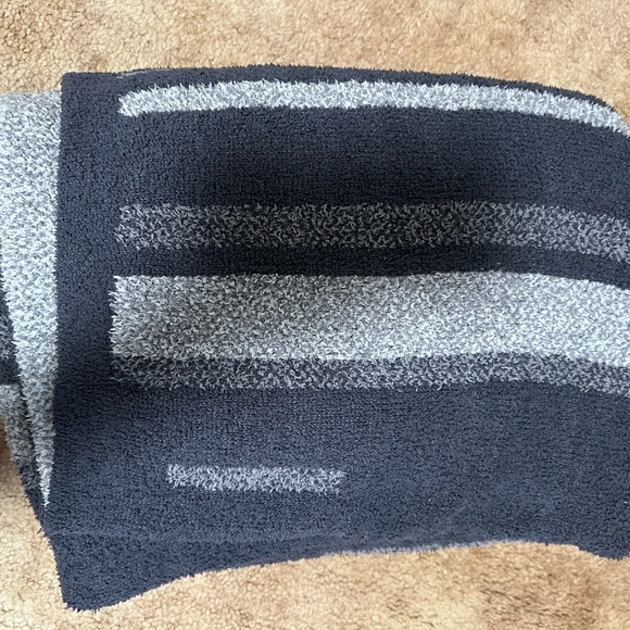 Striped navy and grey Blanket - Picture 2 of 3